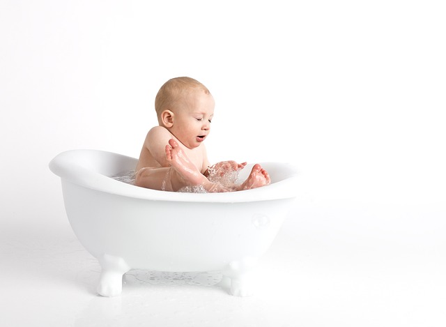 baby in the bath tub